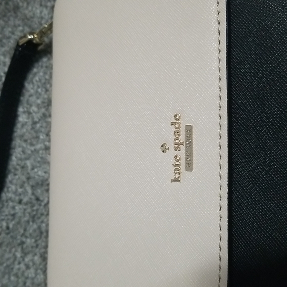 Kate Spade New York Small Byrdie in Colour Block (Like New) - Picture 2 of 15